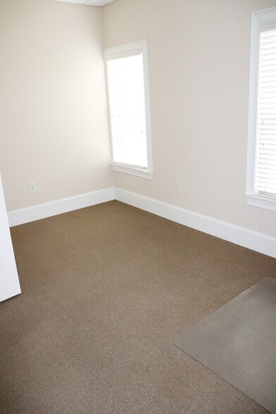 More Photos Of 2550 Northside Xing, Macon-Bibb Office For Lease