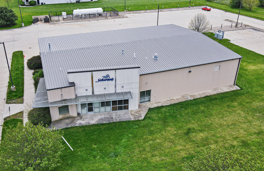 Primary Photo Of 2402 W Market St, Bloomington Refrigeration Cold Storage For Lease