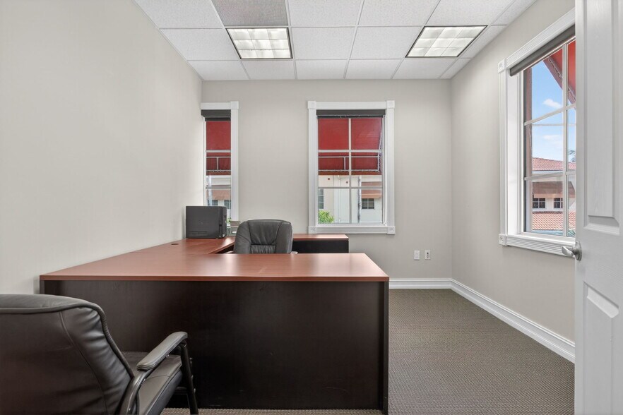 More Photos Of 5521 N University Dr, Coral Springs Office For Sale