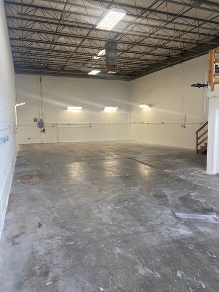 More Photos Of 36 W Fayette Ave, Salt Lake City Light Manufacturing For Lease