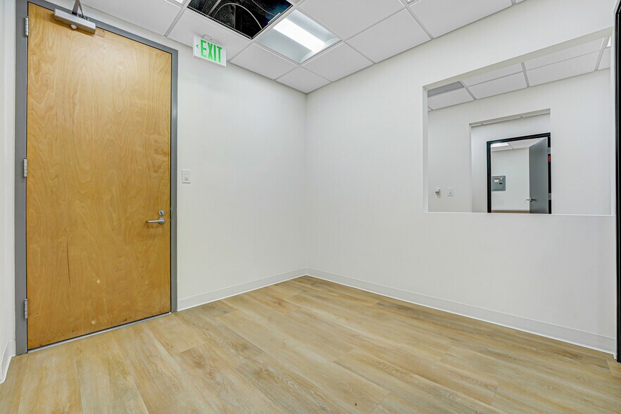 More Photos Of 11600 Wilshire Blvd, Los Angeles Medical For Lease