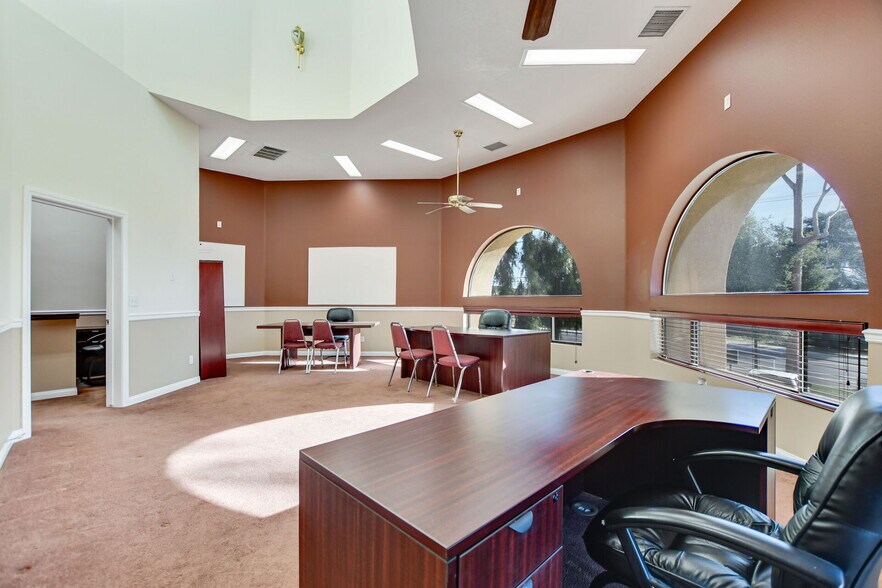 More Photos Of 34590 W County Line Rd, Yucaipa Storefront Retail Office For Lease