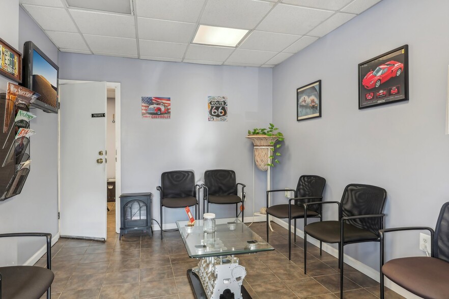 More Photos Of 1741 Princeton Ave, Lawrence Auto Repair For Sale