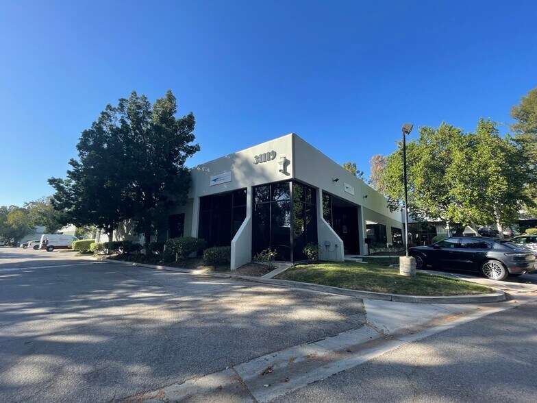 More Photos Of 31119 Via Colinas, Westlake Village Light Manufacturing For Sale