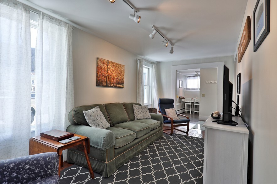 More Photos Of 55 N Main St, Rochester Restaurant For Sale