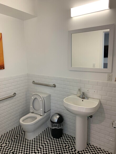 More Photos Of 1202 Astoria Blvd, Astoria Apartments For Lease