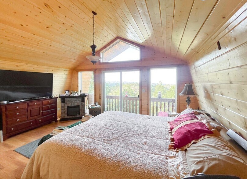 More Photos Of 2498 Silverado Ridge, Duck Creek Village Specialty For Sale