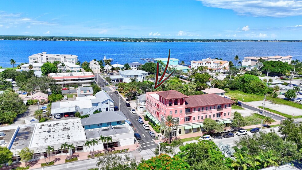 More Photos Of 309 SE Denver Ave, Stuart Office Residential For Lease