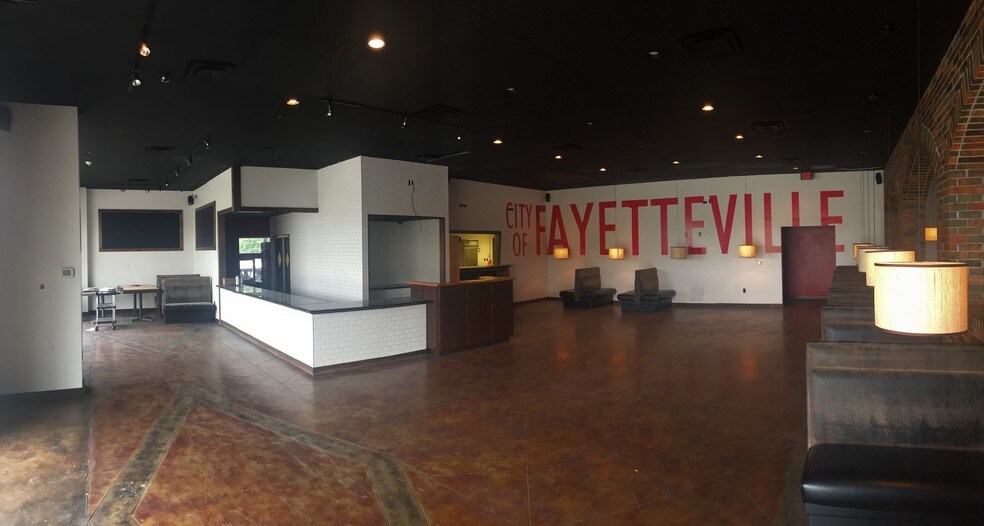 More Photos Of 1641 W 15th St, Fayetteville Freestanding For Lease