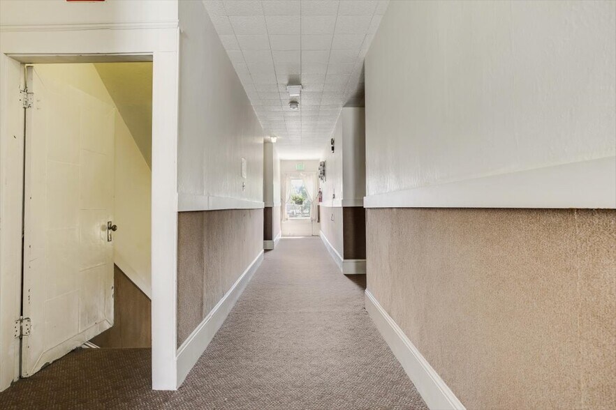 More Photos Of 4435 SE Belmont St, Portland Apartments For Sale