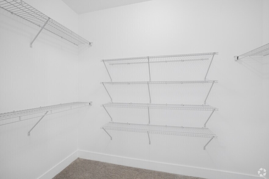 More Photos Of 14801 Statesville Rd, Huntersville Apartments For Sale