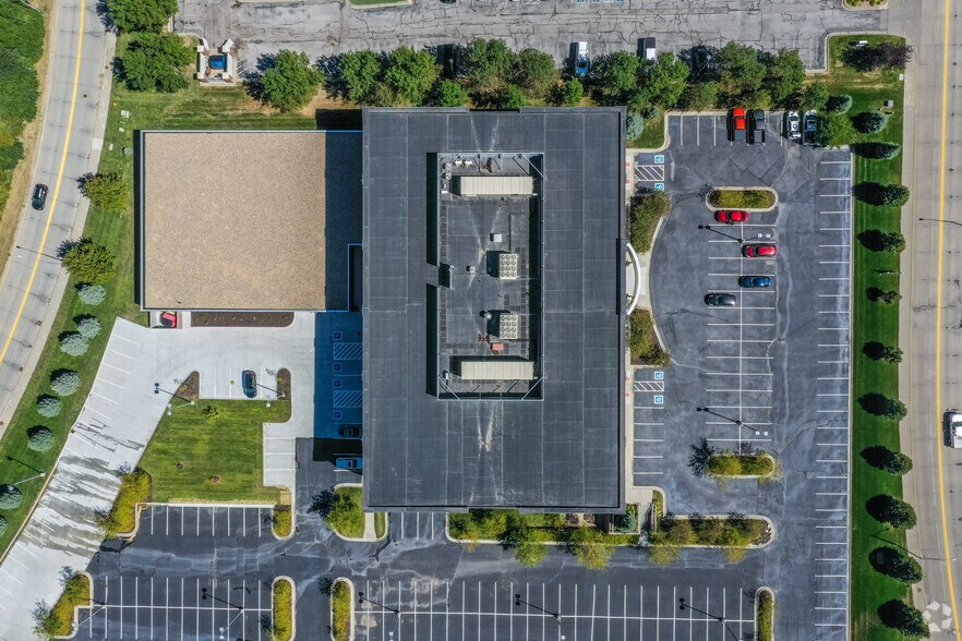 More Photos Of 15950 W Dodge Rd, Omaha Office For Lease