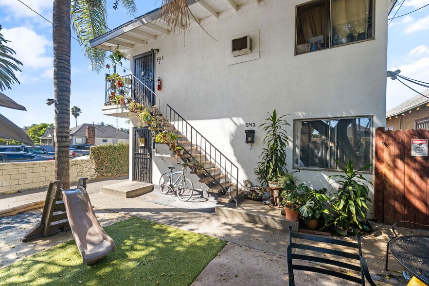 More Photos Of 541 N Summit Ave, Pasadena Apartments For Sale