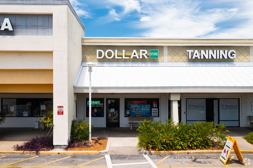 More Photos Of 935 N Beneva Rd, Sarasota Unknown For Lease