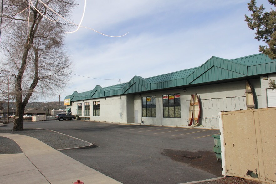 More Photos Of 310 SE Railroad St, Bend Storefront Retail Residential For Lease