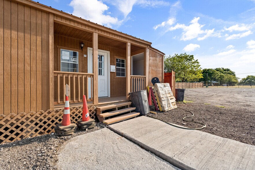 More Photos Of 1241 Narrow Ln, Red Oak Land For Sale