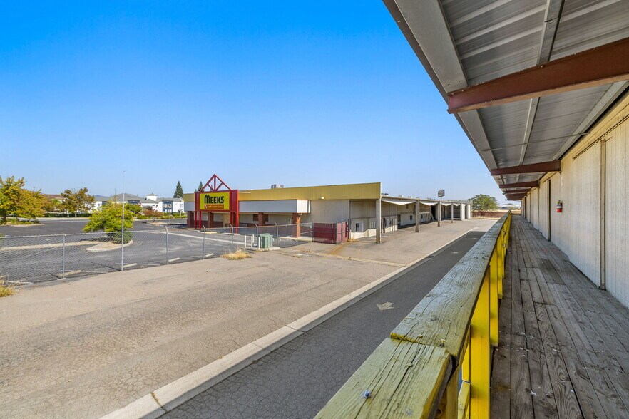 More Photos Of 1046 Twin View Blvd, Redding Industrial For Lease