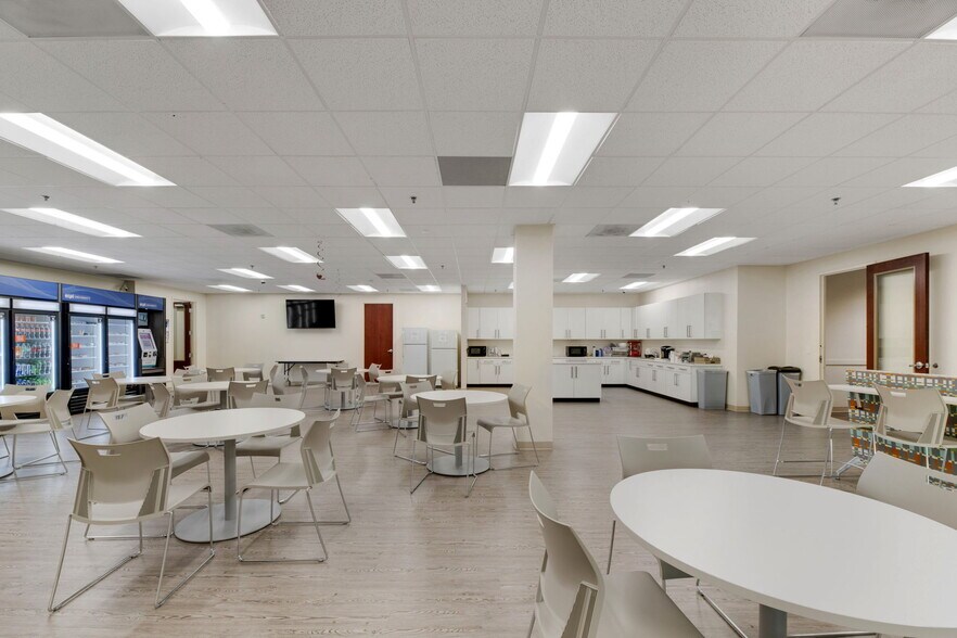 More Photos Of 10021 Balls Ford Rd, Manassas Office For Lease