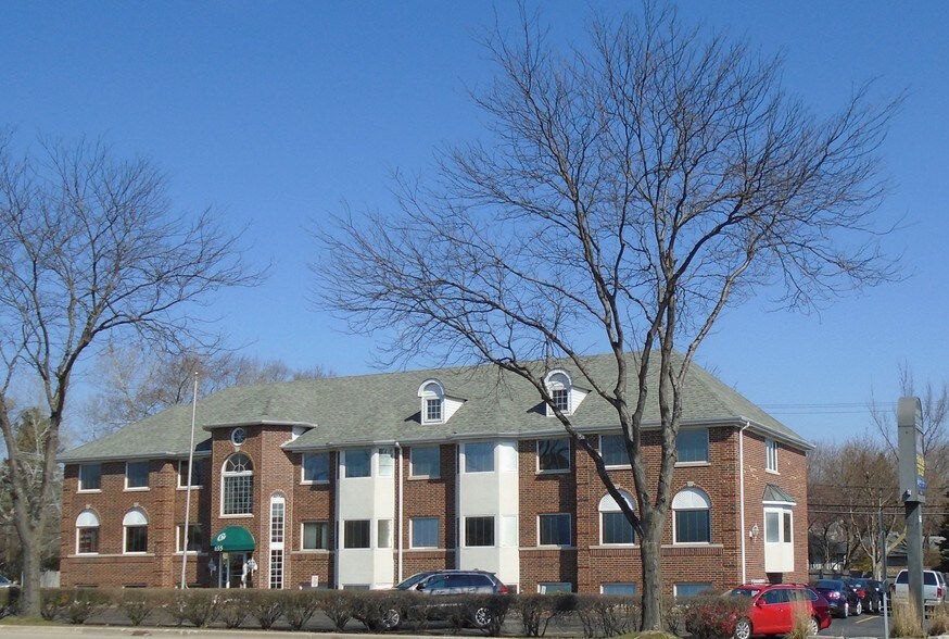 More Photos Of 655 Rockland Rd, Lake Bluff Office For Lease