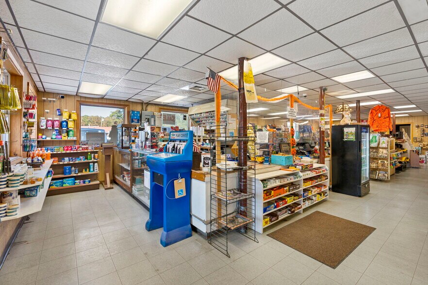 More Photos Of 409 Main St, Bingham Convenience Store For Sale