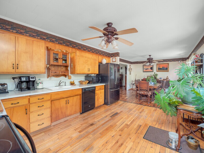 More Photos Of 1329 Larson Rd, Roseburg Winery Vineyard For Sale