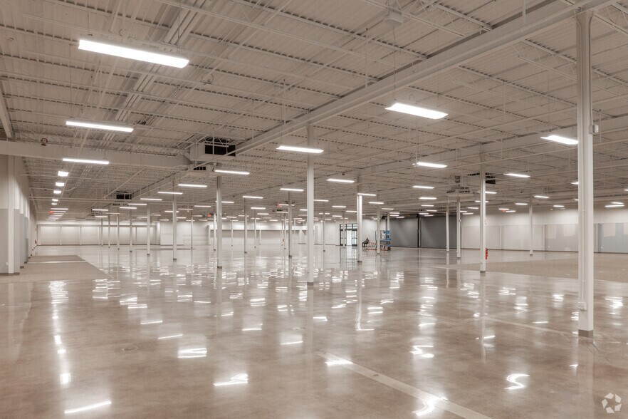 More Photos Of 2201 S Interstate 35 E, Denton Department Store For Lease