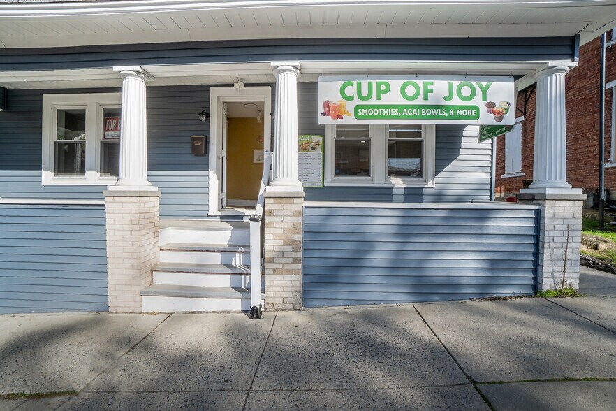 More Photos Of 474 W Main St, Kutztown Storefront Retail Residential For Sale