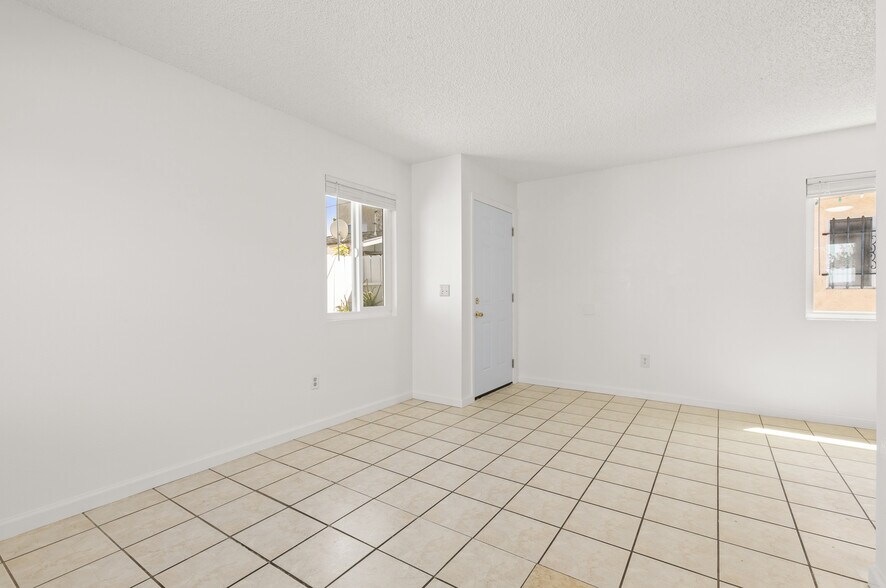 More Photos Of 4236 1/2 41st St, San Diego Apartments For Sale