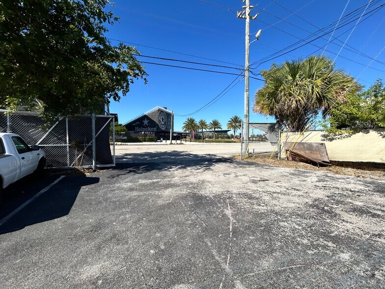More Photos Of 5410 NW 12th Ave, Fort Lauderdale Warehouse For Sale