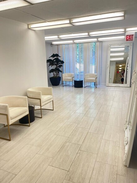 More Photos Of 1405 S Harlem Ave, Berwyn Office For Sale