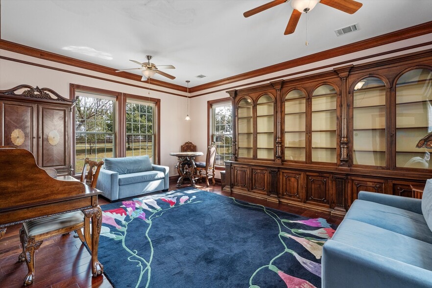More Photos Of 1092 FM 3000, Elgin Specialty For Sale