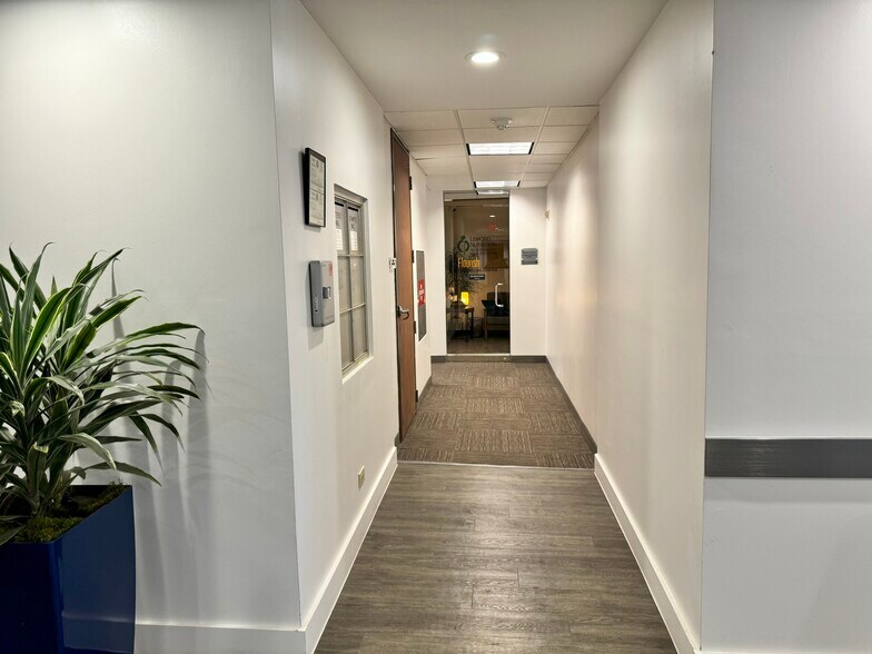 More Photos Of 400 Chisholm Pl, Plano Office For Lease