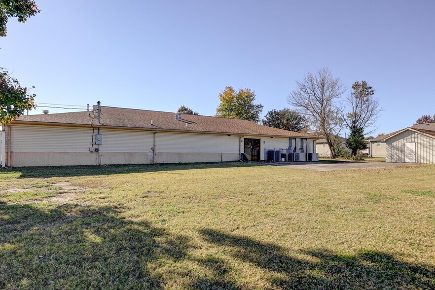 More Photos Of 2728 & 2802 N Rangeline Road, Joplin Flex For Sale