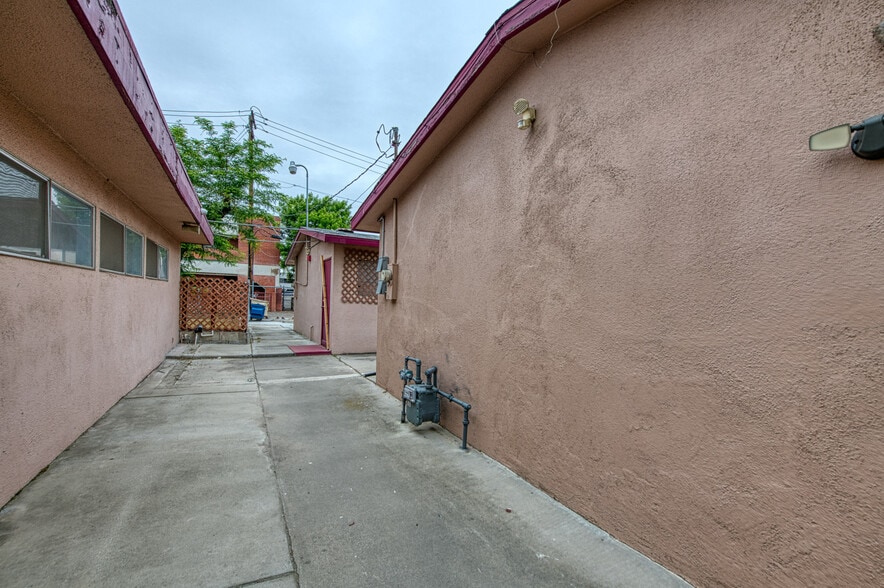 More Photos Of 3311-3315 E Sierra Madre Ave, Fresno Daycare Center For Sale