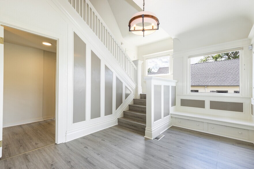 More Photos Of 1801 Oak St, Napa Office For Sale