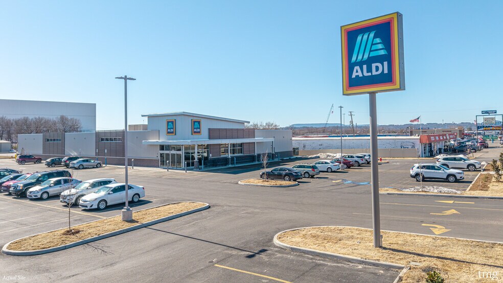 More Photos Of 2400 E Main St, Russellville Freestanding For Sale