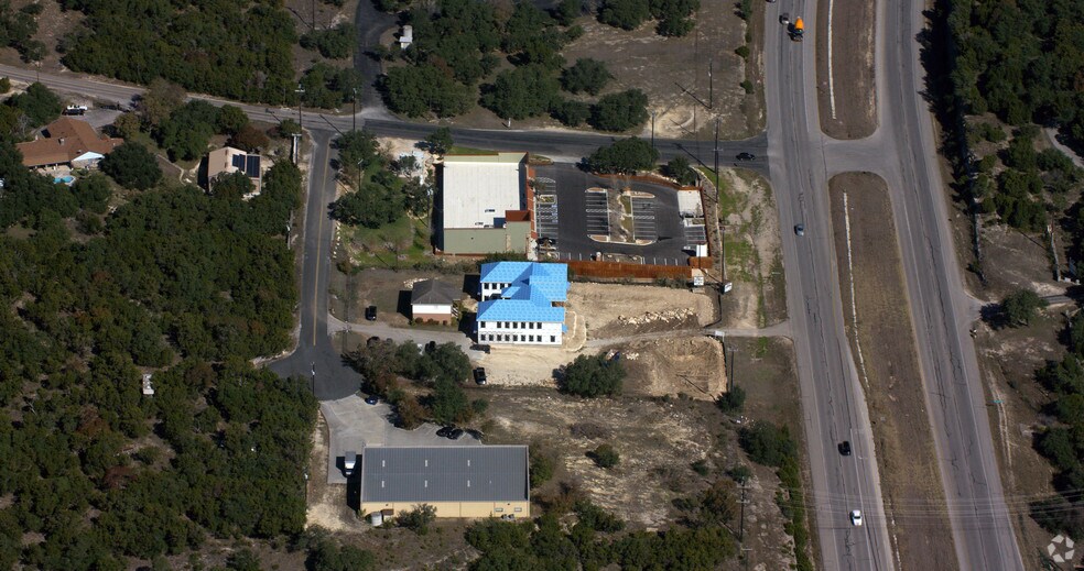 More Photos Of 32335 US Highway 281 N, Bulverde Medical For Lease