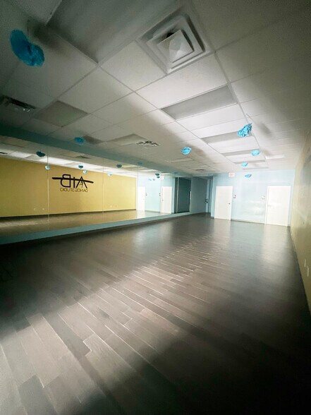 More Photos Of 1616 St. Joe Center Rd, Fort Wayne Unknown For Lease