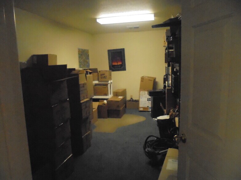 More Photos Of 127 S 1st St, Blythe Flex For Sale