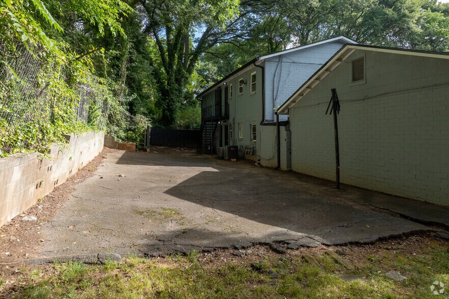 More Photos Of 20 Griffin St, Atlanta Multifamily For Sale