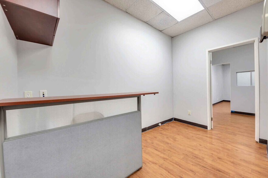 More Photos Of 241 W Olive Ave, Burbank Medical For Lease