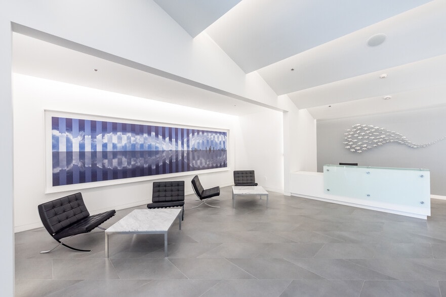 More Photos Of 80 SW 8th St, Miami Office For Lease