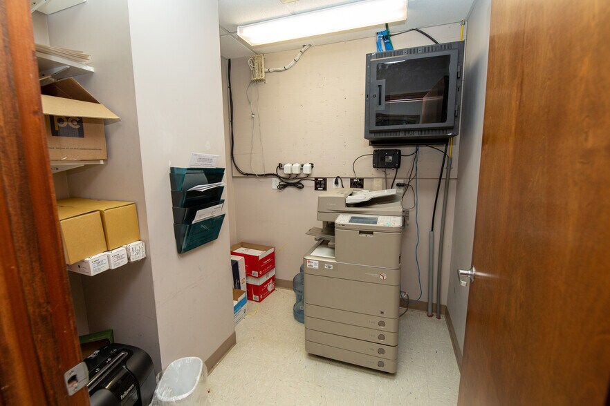 More Photos Of 4003 Out Look Dr, Hurricane Office For Sale