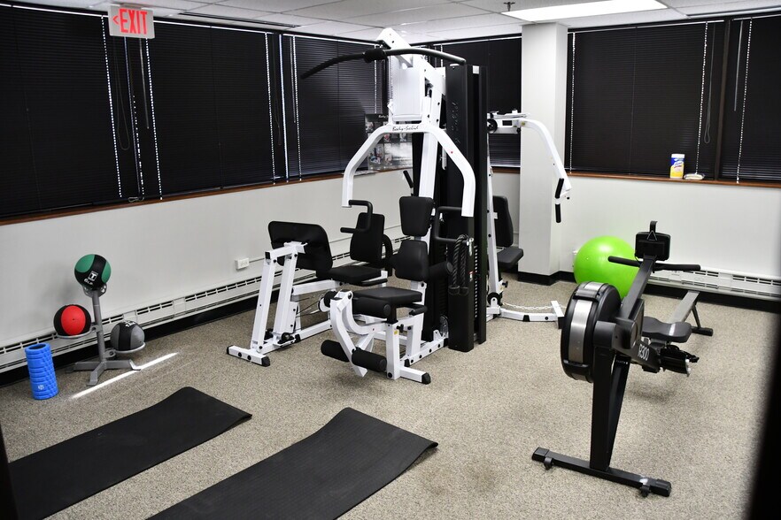 More Photos Of 2075 Foxfield Rd, St Charles Medical For Lease