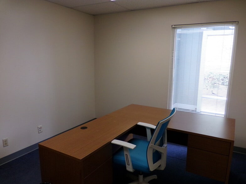 More Photos Of 401 Gilford Ave, Gilford Office For Lease