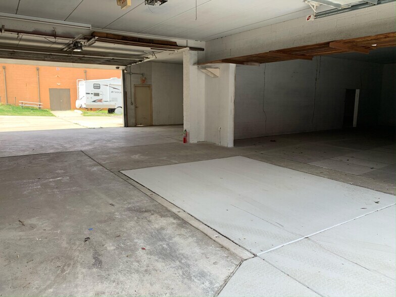 More Photos Of 1025 N Black Horse Pike, Runnemede Light Distribution For Lease