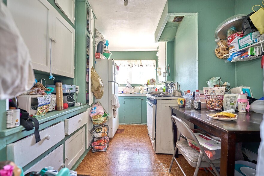 More Photos Of 3262 Monette Pl, Los Angeles Apartments For Sale