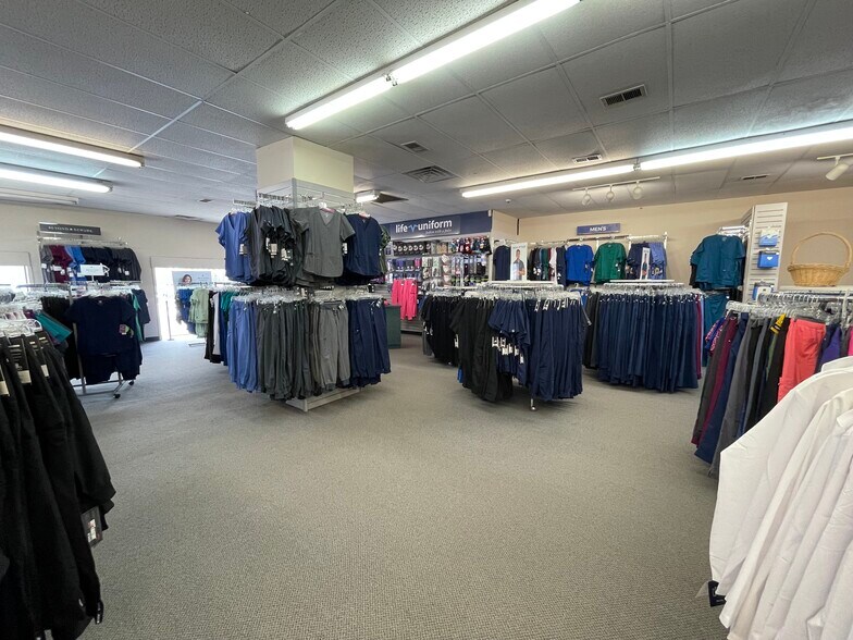 More Photos Of 249 Old Country Rd, Carle Place Freestanding For Sale