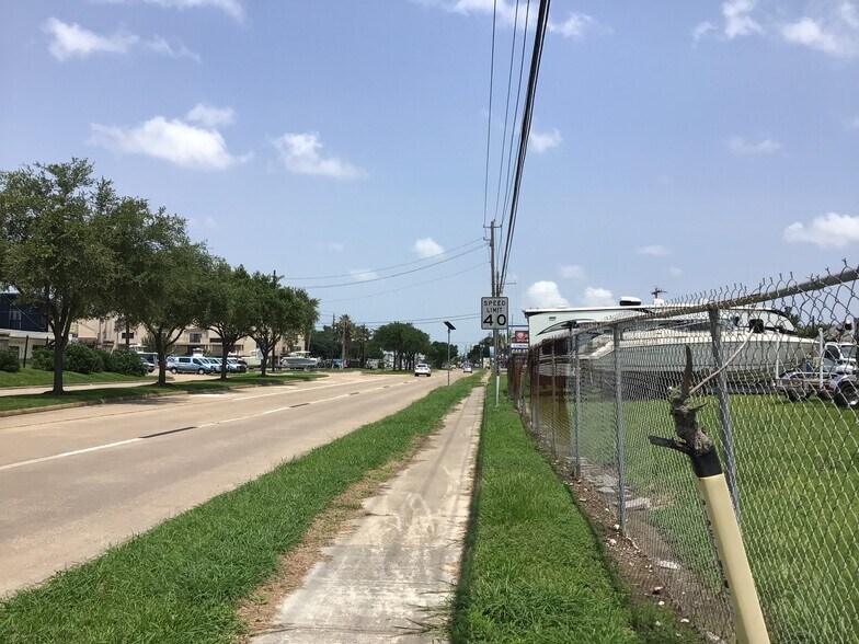 More Photos Of 921 Lawrence Rd, Kemah Industrial For Sale