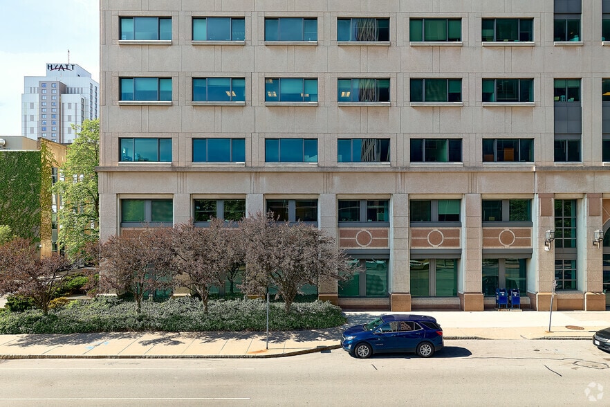 More Photos Of 75 S Clinton Ave, Rochester Office For Lease